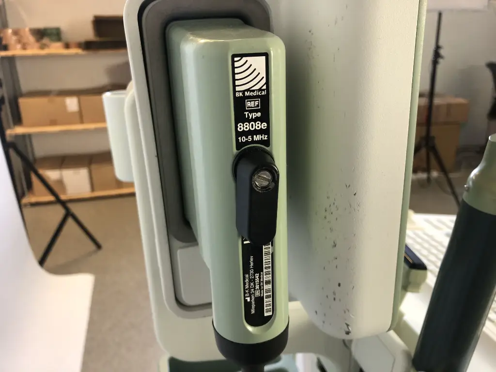 BK Medical Flex Focus SN-5003066 ID-1149 Monitorkratzer Side L.webp