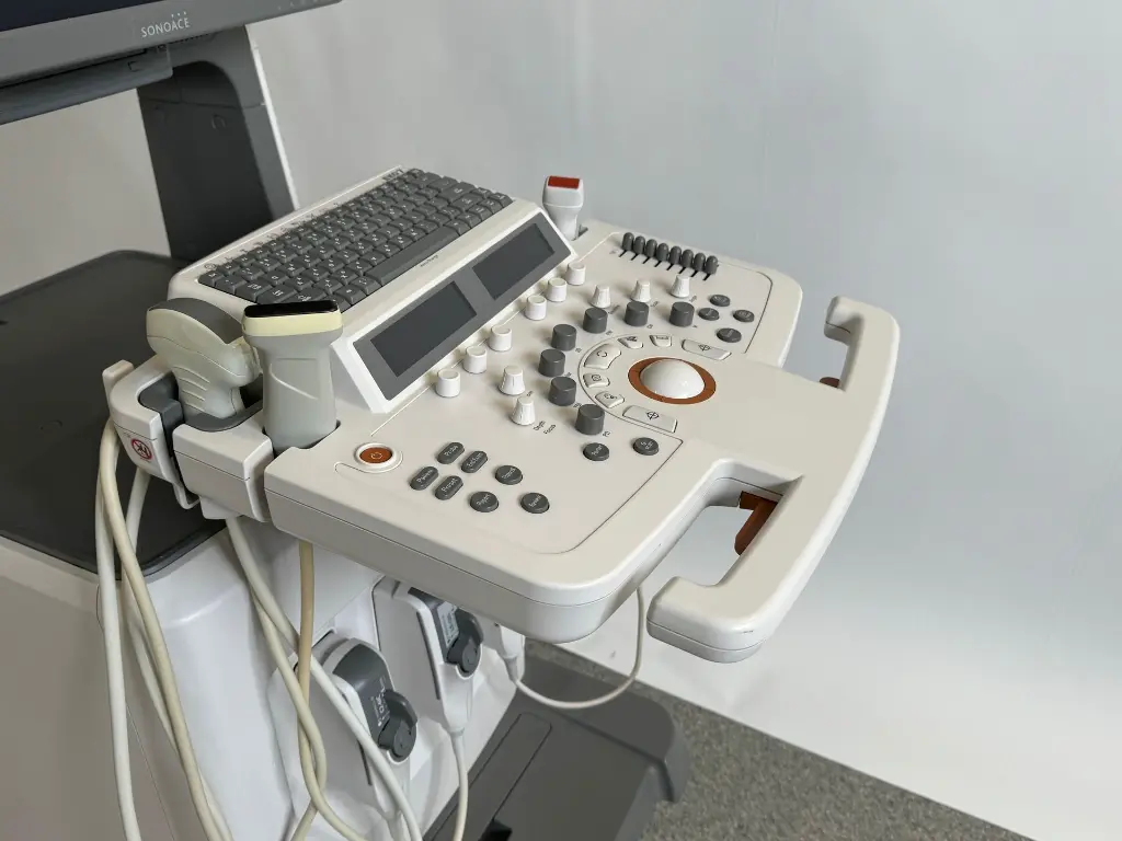 Medison EKO7 - B0B513300000182 Panel left.webp